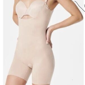 Spanx Thinstincts Open Bust Mid Thigh Bodysuit Nude Size L